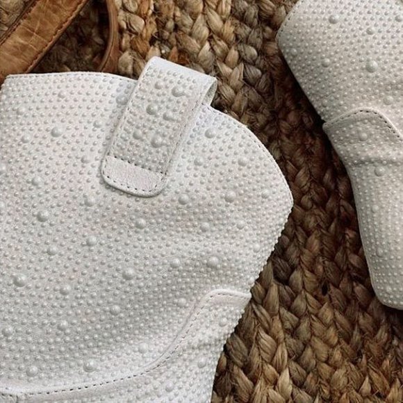 New Ivory Faux Pearl Cowboy Cowgirl Western Heel Ankle Boots Booties - Picture 7 of 7